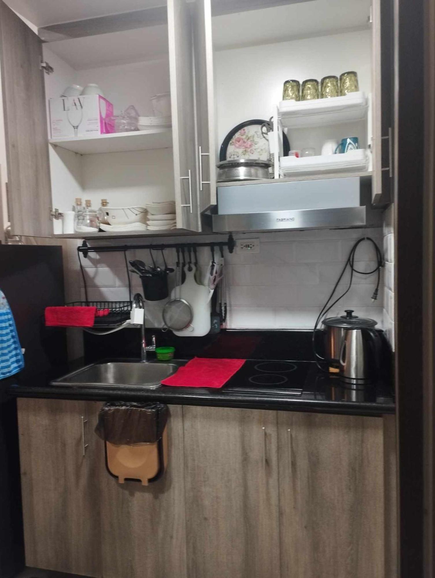 Schoenes Apartment Mit Pool-Nutzung Манила Екстериор снимка
